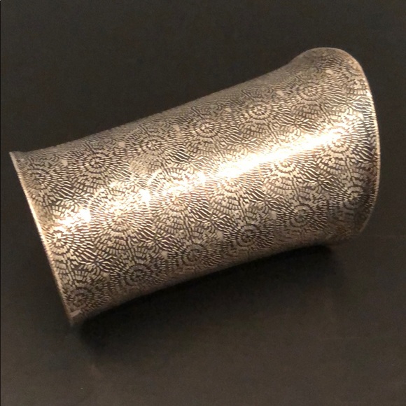 BOHEMIAN SILVER CUFF ETCHED W/BLACK BRACELET - Picture 2 of 8